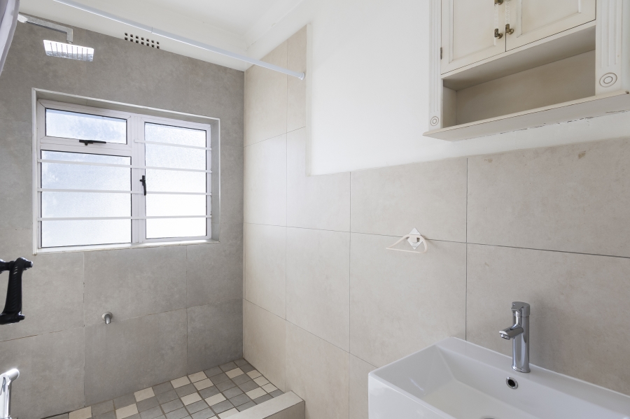 To Let 1 Bedroom Property for Rent in Strand South Western Cape